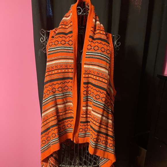 Vest - Picture 1 of 3